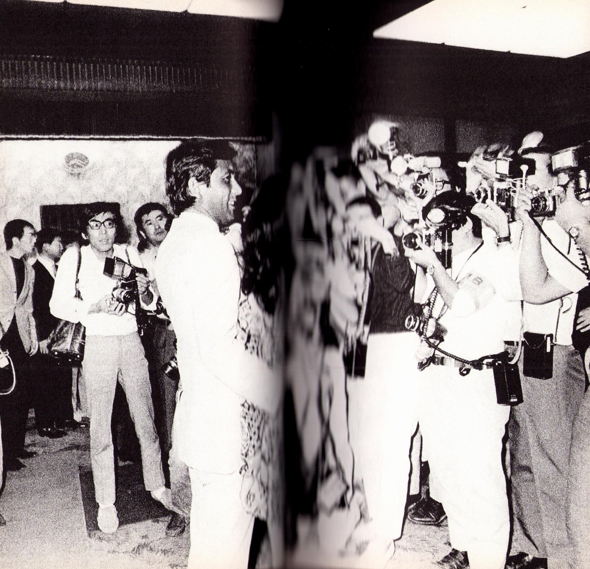 A Hunter -  Daido Moriyama (SIGNED)